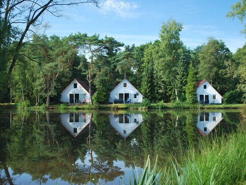 Cozy Furnished Holiday Home with Garden near Fishing Pond