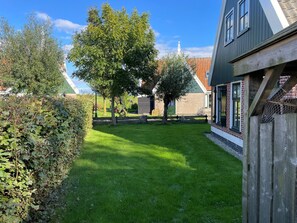 Villa | Garden - Modern Dutch Villa With Terrace (Hippolytushoef)