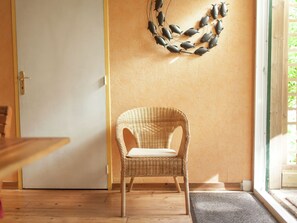 Interior - Cozy Chalet With Garden and Pond View (Vitz-sur-Authie)