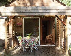 House | Balcony - Cozy Chalet With Garden and Pond View (Vitz-sur-Authie)