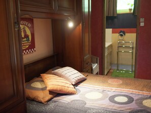 1 chambre, ameublement personnalisé