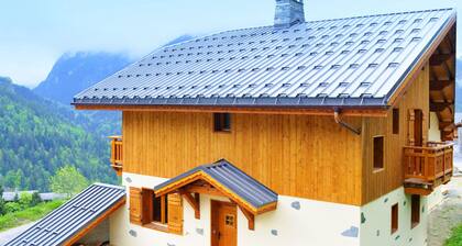 Luxury Semi-detached Chalet With Views of Courchevel and the Vanoise Summits