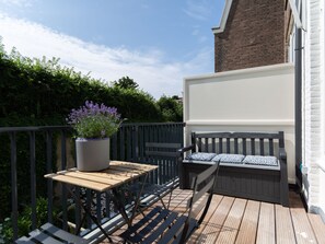 Balcony - Stylish Holiday Home in Scheveningen With Balcony (The Hague)