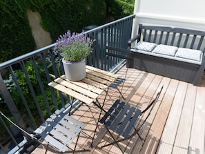 Balcony - Stylish Holiday Home in Scheveningen With Balcony (The Hague)