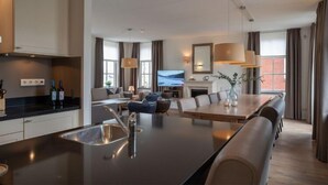 Dining - Detached, Child-friendly Holiday Villa Near National Park De Oosterschelde (Colijnsplaat)