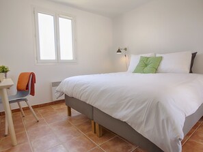 Villa | Room amenity - Villa in Rhone Alpes With Private Pool (Joyeuse)