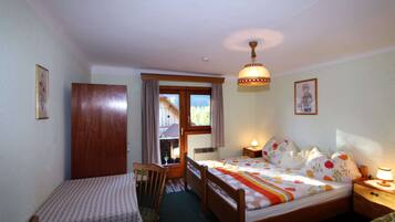 House | 2 bedrooms, bed sheets