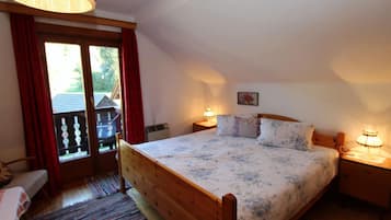 2 bedrooms, bed sheets