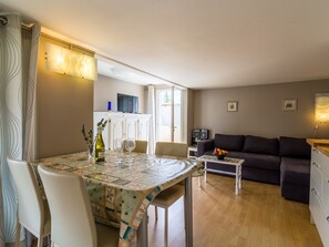 Dining - Villa in Park With Communal Swimming Pool, in the Provençal Mountains (Castellane)