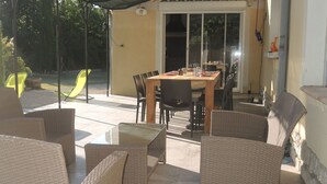 House | Balcony - Holiday Home in L'isle-sur-la-sorgue With Pool (L'Isle-sur-la-Sorgue)