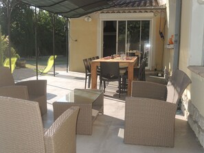 House | Balcony - Holiday Home in L'isle-sur-la-sorgue With Pool (L'Isle-sur-la-Sorgue)