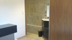 House | Bathroom - Holiday Home in L'isle-sur-la-sorgue With Pool (L'Isle-sur-la-Sorgue)