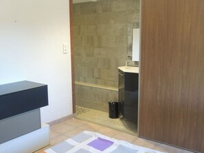 House | Bilik Mandi