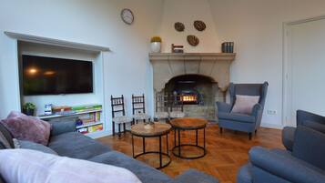 Fireplace, DVD player
