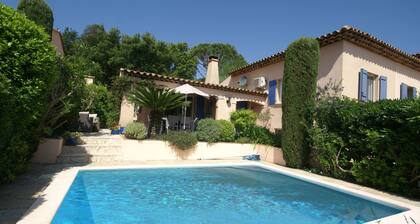 Beautiful Villa With Private Pool, Lovely Terraces, Privacy and Near St. Tropez