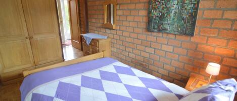 House | 2 bedrooms, individually furnished, bed sheets