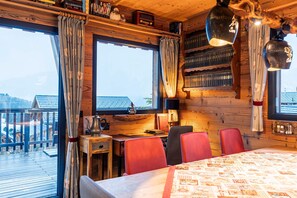 Chalet | Dining