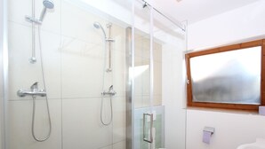 Căn hộ | Phòng tắm | Buồng tắm vòi sen 