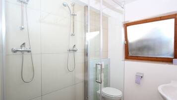Apartment | Bathroom | Shower