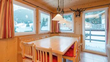 Chalet | Dining