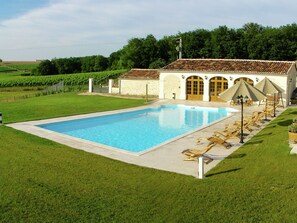 Outdoor pool - Luxury Apartment With Terrace, Sauna, Tennis, and Heated Pool (Saint-Preuil)