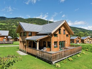 Chalet | Exterior - Spectacular Chalet near Ski Area in Sankt Georgen ob Murau (Sankt Georgen am Kreischberg)