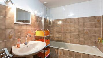 Rumah | Kamar mandi | Bathtub