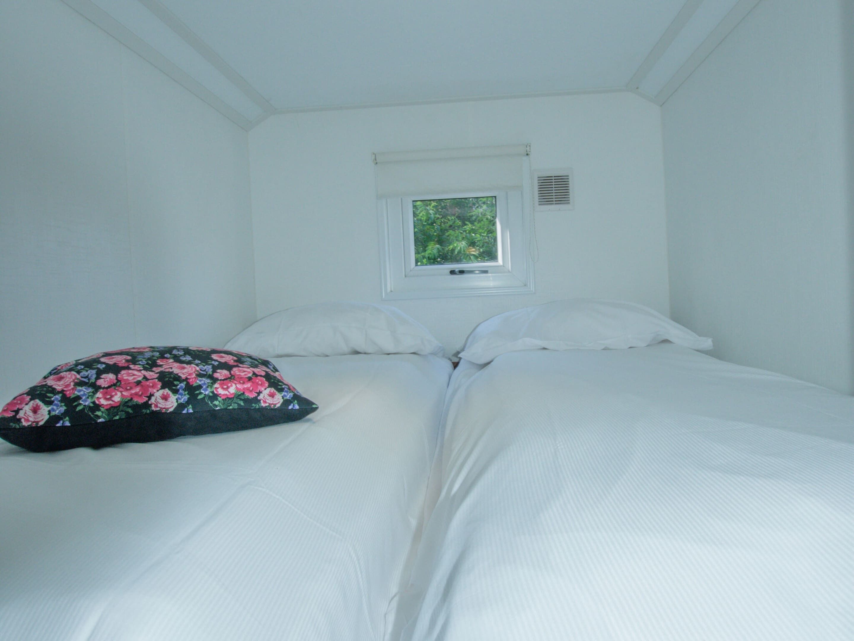 Chalet | 2 bedrooms, individually furnished, bed sheets