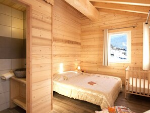 Chalet | Room amenity - Apartment in French Alps With Scenic Views (Les Belleville)