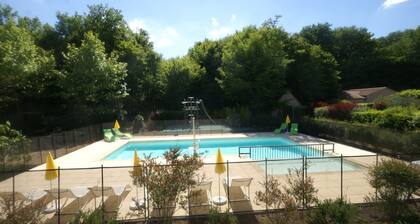 Cosy Holiday Home in Castelnaud-la-chapelle