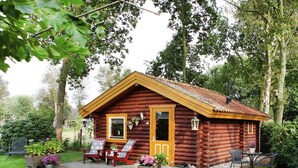 Exterior - Cottage near Lake & Forest with Garden in Gramsbergen (Gramsbergen)