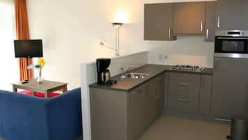 House | Private kitchen | Cookware/dishes/utensils