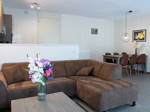 House | Living area - Quiet Glade Stay With Kid (Rheezerveen)