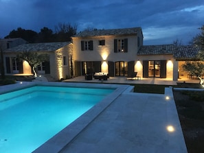 Exterior - Beautiful Villa With air Conditioning, Large Private Swimming Pool and Near St. Remy-de-provence (Eyragues)