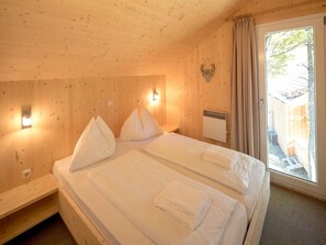 Chalet | 4 bedrooms, individually furnished, bed sheets - Beautiful Chalet With hot tub (Sankt Georgen am Kreischberg)