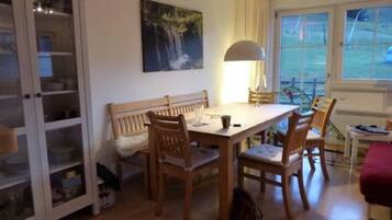 Apartment | Tempat makan