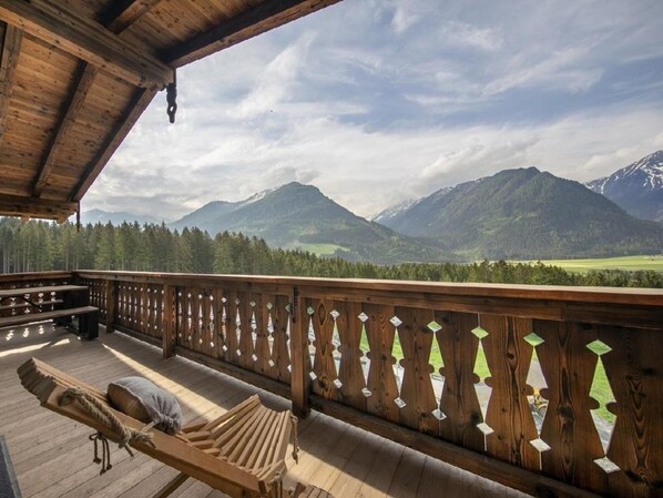 Chalet | Balcony - Nationalpark Chalet Dreiherrenspitze (Neukirchen am Grossvenediger)