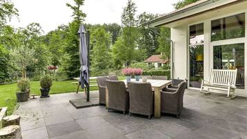 Villa | Exterior
