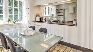 Dining - Lovely Chalet near Sea in Oostvoorne (Oostvoorne)