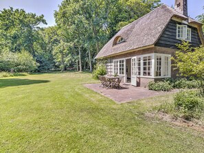 Exterior - Lovely Chalet near Sea in Oostvoorne (Oostvoorne)