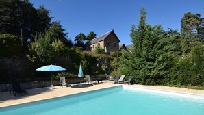 Outdoor pool - Former Coach House in Castle With Park, Large Swimming Pool in North Ardèche (Saint-Prix)