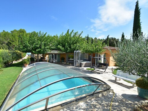 Stunning Villa Near Regusse With Private Swimming Pool