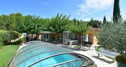 Stunning Villa Near Regusse With Private Swimming Pool