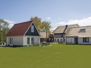Exterior - Bungalow on Texel Near De Slufter Reserve (De Cocksdorp)