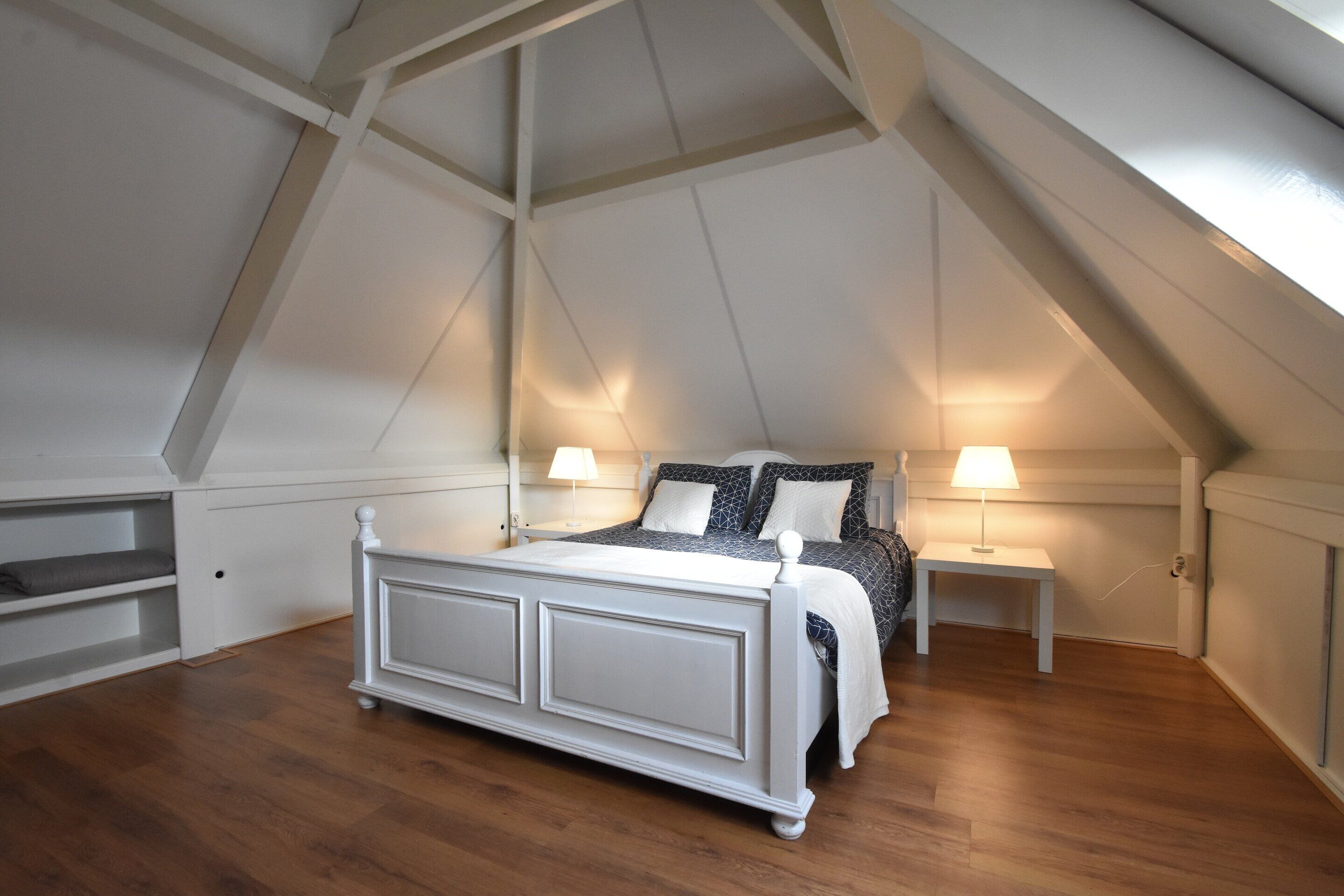 Casa | 3 quartos, individualmente mobiliados, ferros/tábuas de passar roupa