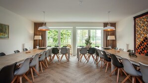 Dining - Pet-friendly Mansion (Swolgen)