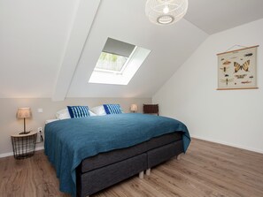 House | 14 bedrooms, individually furnished, iron/ironing board, bed sheets - Pet-friendly Mansion (Swolgen)