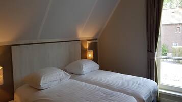 House | 4 bedrooms, individually furnished, bed sheets