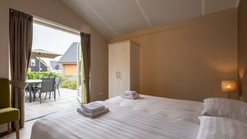 House | 4 bedrooms, individually furnished, bed sheets