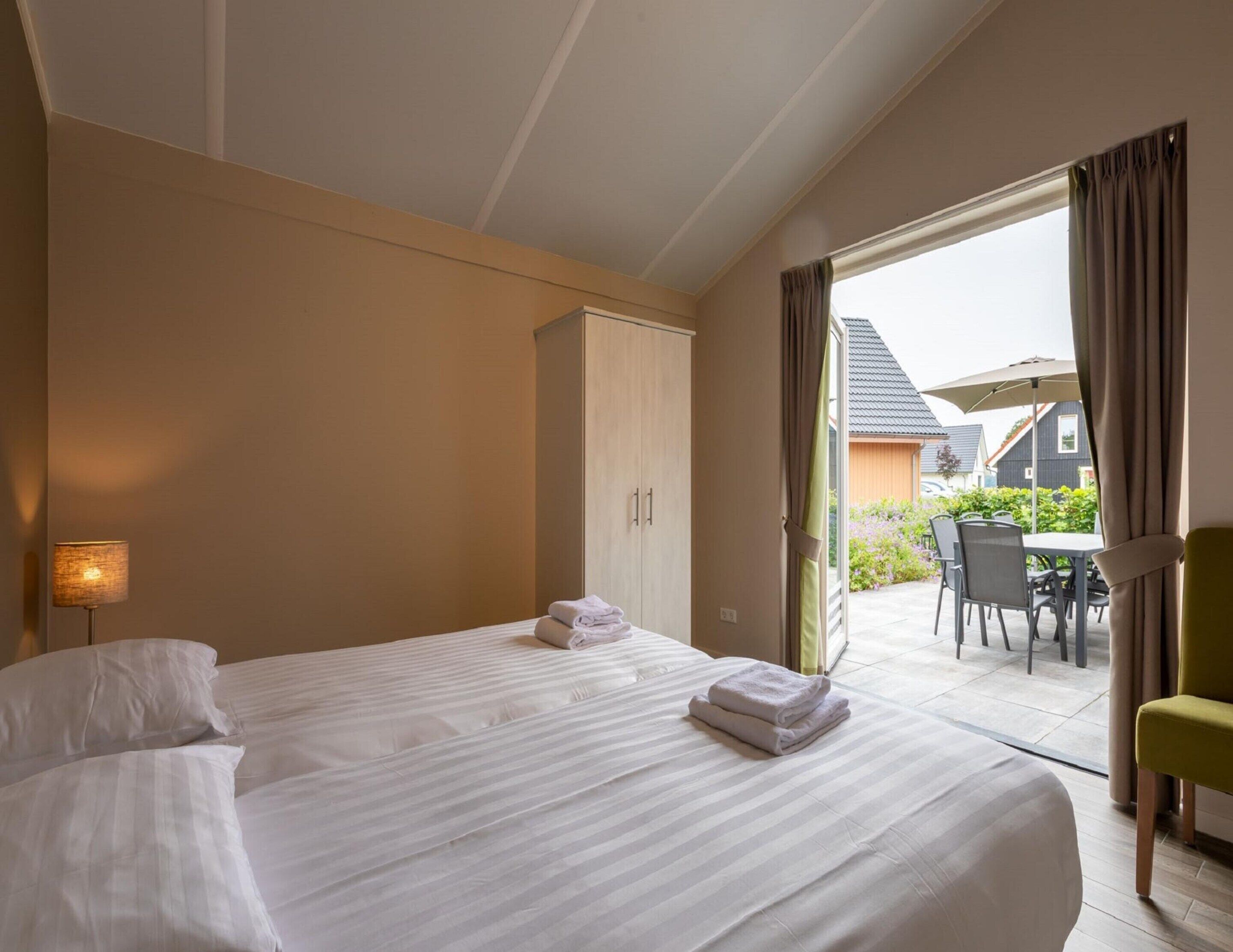 House | 4 bedrooms, individually furnished, bed sheets